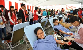 Hàng nghìn bạn trẻ Hà thành đội mưa hiến máu