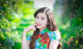 Thiếu nữ Hà thành duyên dáng với tà áo dài 