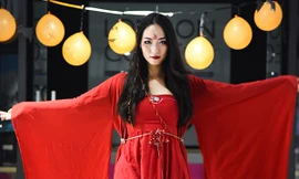 'Ma nữ' khoe nhan sắc mê hồn trong đêm Halloween