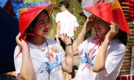 Thí sinh Olympia gây bão mạng vì xinh đẹp, hát hay, đàn giỏi