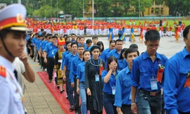 Năm nay có 336 đại biểu tham dự Đại hội. (Trong ảnh, các đại biểu thanh niên tiên tiến làm theo lời Bác năm 2016 vào lăng viếng Chủ tịch Hồ Chí Minh) Ảnh: Xuân Tùng 