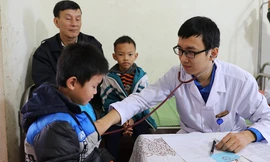 Khám chữa bệnh cho đồng bào miền núi Thanh Hoá