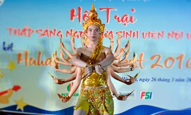 Lóa mắt với màn múa 'pho tượng cổ' của nam sinh ĐH Nội vụ