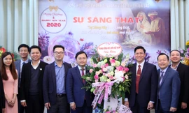 Chủ tịch T.Ư Hội LHTN Việt Nam chúc mừng mùa Giáng sinh