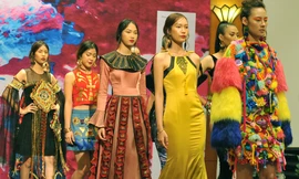 Giới trẻ thiết kế thời trang từ đạo Mẫu, tà thuật Voodoo