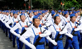 Cận cảnh những 'bông hồng thép' bảo vệ nhà máy, xí nghiệp