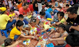 Ngàn em nhỏ say sưa với Lễ hội mặt nạ ở Văn Miếu