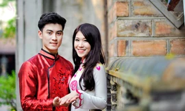 Nam thanh nữ tú Phương Đông khoe tài sắc