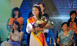 Chân dung Hoa khôi Vẻ đẹp Vầng trăng khuyết 2015