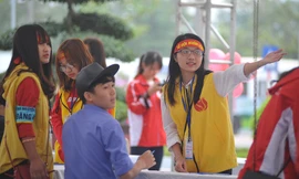 Những bóng hồng tình nguyện tại lễ hội hiến máu