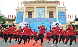 Các đội đã mang đến những màn dân vũ có chủ đề an toàn giao thông ý nghĩa