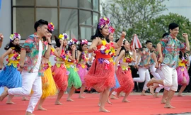 Tuổi trẻ CAND rạng rỡ trong điệu dân vũ