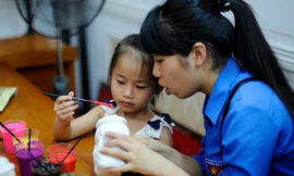 Thăm và tặng quà bệnh nhi ngày 1/6