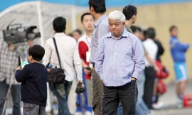 Vung tay quá trán, bóng đá Việt lãnh hậu quả