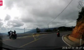 Thót tim với pha ôm cua ngược chiều trên đường đèo của Exciter