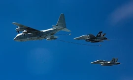 Hai máy bay quân sự Mỹ rơi trên biển Nhật Bản.