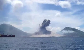 Video này được ghi lại vào ngày 29/8/2014, khi núi lửa Tavurvur ở Papua New Guinea bắt đầu phun trào đã tạo sóng xung kích và tiếng nổ lớn. 