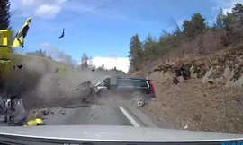 Chiếc Volvo XC70 cứu sống chủ nhân sau khi bị đâm 