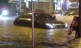 Xử lý ra sao khi ôtô bị ngập nước?