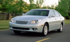 Lexus ES300 phiên bản năm 2002 được cho bị lỗi hàng ghế trước.