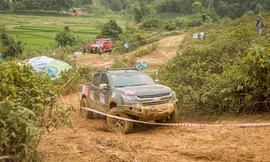 Cuộc thi lái xe địa hình tại Hà Nội