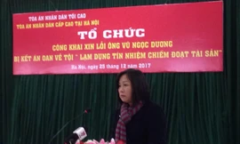 Đại diện TAND Cấp cao tại Hà Nội xin lỗi anh Dương và gia đình.