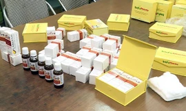 Kẻ buôn thuốc ung thư giả thu tiền triệu mỗi tháng