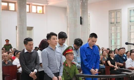 Các bị cáo tại tòa.