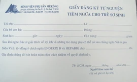 Buộc người nhà ký cam kết trước khi tiêm văcxin trẻ sơ sinh