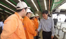 Lãnh đạo TPHCM chúc Tết công nhân