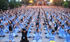 Giới trẻ háo hức lên chùa học tu