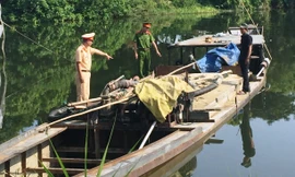 Xử lý tàu thuyền khai thác cát trái phép trên sông Hương