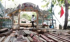 Di tích cầu Ngói Thanh Toàn được hạ giải toàn bộ để phục hồi, trùng tu theo nguyên bản.