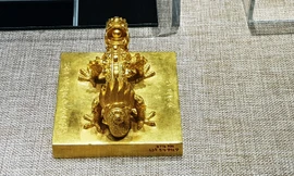 Hơn 80 hiện vật giới thiệu đến công chúng mang đậm dấu ấn tiến trình 143 năm trị vì của vương triều nhà Nguyễn