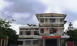 Thành viên ban giám hiệu Trường ĐHNT Huế từng mang “sổ đỏ” nhà đất gia đình đi cầm cố vay tạm lấy tiền trả lương cho người lao động, nhưng vẫn không cầm cự được bao lâu