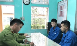 Hai 'đạo chích' chuyên đi ô tô Quân và Chính tại cơ quan công an.