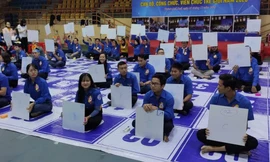 Thi cán bộ công chức, viên chức giỏi theo hình thức "Rung chuông vàng".