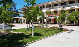 Nhiều GV phản ánh, các trường THPT Thừa Lưu, An Lương Đông, Đặng Trần Côn... yêu cầu đặt ra là GV chỉ cần đủ thâm niên công tác và có thêm một số thành tích khác là được nộp hồ sơ thăng hạng