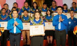 Gặp gỡ và vinh danh 12 chi Đoàn mạnh, 90 bí thư chi Đoàn tiêu biểu toàn quốc của cụm Bắc Trung Bộ.