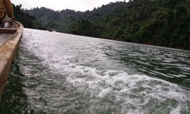 Lên thượng nguồn sông Hương ngắm non xanh nước biếc