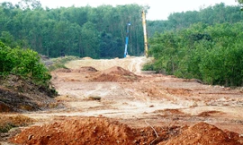 Tỉnh TT-Huế lỗi hẹn bàn giao xong 100% mặt bằng xây dựng cao tốc Cam Lộ - La Sơn đoạn qua địa phương này vào 31/12/2020. 