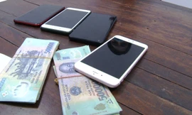 Tang vật chơi lô đề của hai "quý bà" tại Huế.