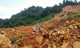 Sạt lở đồi núi kinh hoàng tại khu vực Rào Trăng.