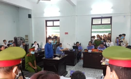 HĐXX quyết định hoãn phiên xét xử sơ thẩm bác sĩ hiếp dâm nữ điều dưỡng tại Huế, do vắng mặt nhiều nhân chứng.