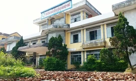 Cơ sở 3 Trường Cao đẳng Công nghiệp Huế trong cảnh hoang phế, bỏ phí.