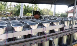 Các dàn pháo hoa mừng Giao thừa Canh Tý 2002 được triển khai tại di tích cầu Ngói Thanh Toàn.