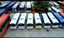 Nhiều phương tiện vận tải hành khách tại Huế chấp hành dừng hoạt động theo chỉ đạo của Chủ tịch UBND tỉnh TT-Huế để phòng chống dịch COVID-19. Ảnh: Đầu tư