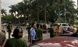 Bị người tình của bạn gái đâm chết giữa đường vì cuồng ghen