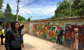 Phố bích họa duy nhất xứ Huế tuy mới hình thành nhưng rất hút khách