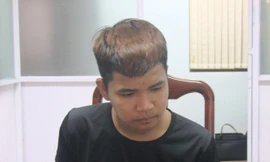 Vũ khai lý do dùng dao bấm đâm chết người là vì bị "nhìn đểu"